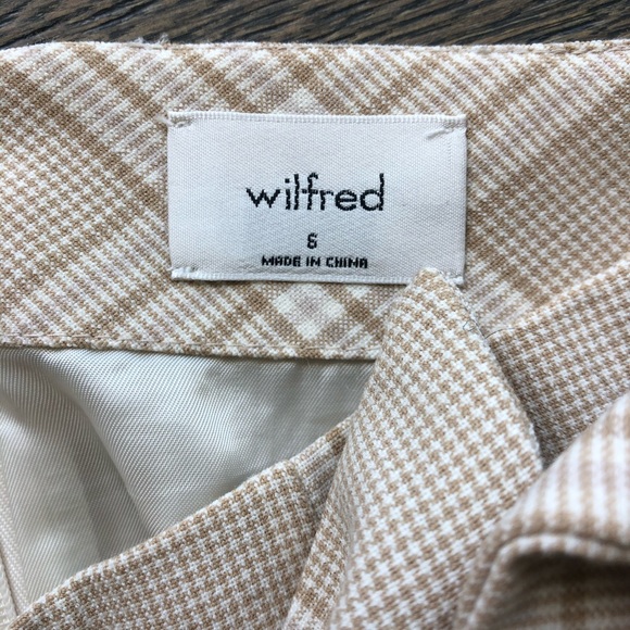 Aritzia skirt - Picture 3 of 3